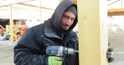 un-ouvrier-de-l-entreprise-smjm-a-replongles-sur-un-chantier-dehors-photo-n-d-1484774399